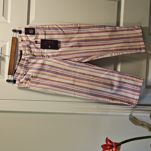 Gloria Vanderbilt Purple and Cream Striped Fabric Capri - Picture 2 of 12